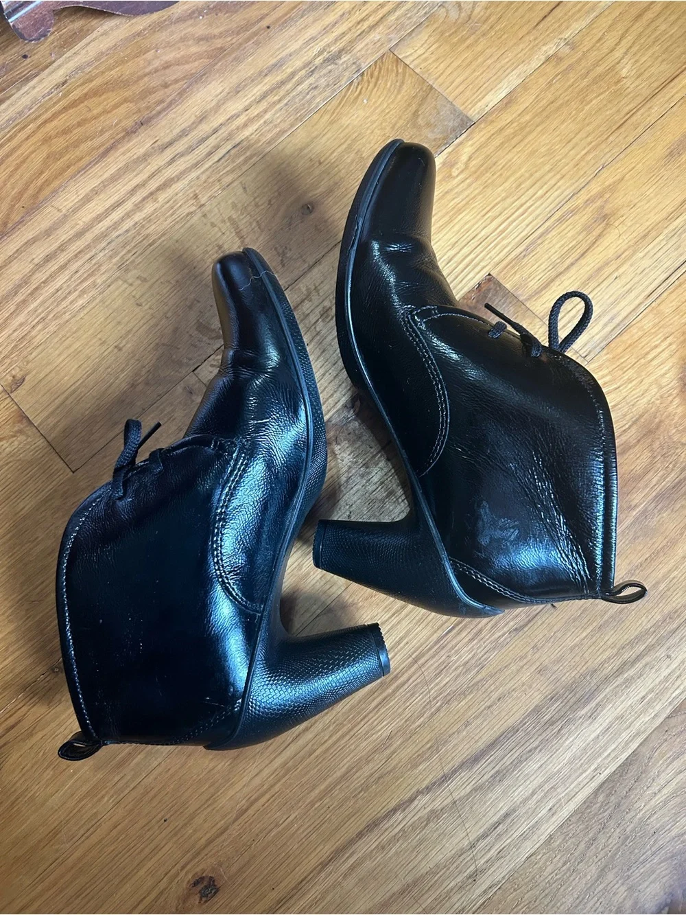 Ecco Women’s Lace Up Heeled Ankle Booties Size 39/8.5M Black Crinkled Leather